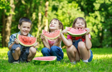 6 ways to keep the family eating well during the summer holidays
