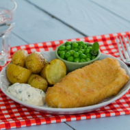 Cod Fillets, mini roasted potatoes and tartare sauce